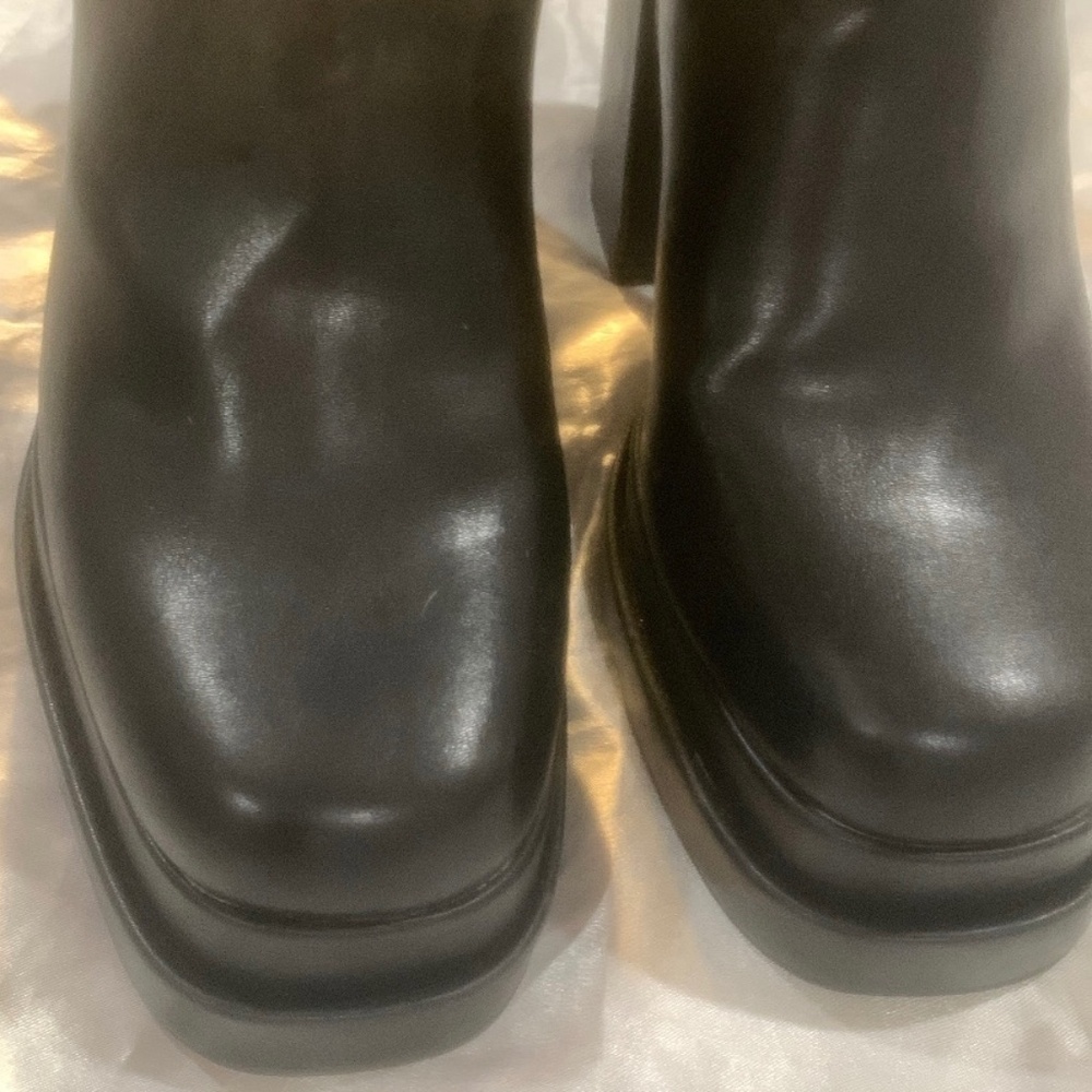 Boot (ankle) - Picture 3 of 13